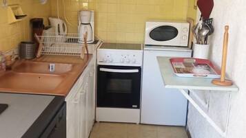 Réfrigérateur, micro-ondes, four, lave-vaisselle