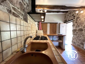 Microwave, dishwasher