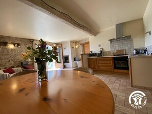 ثلاجة، ميكروويف، فرن، غسالة أطباق