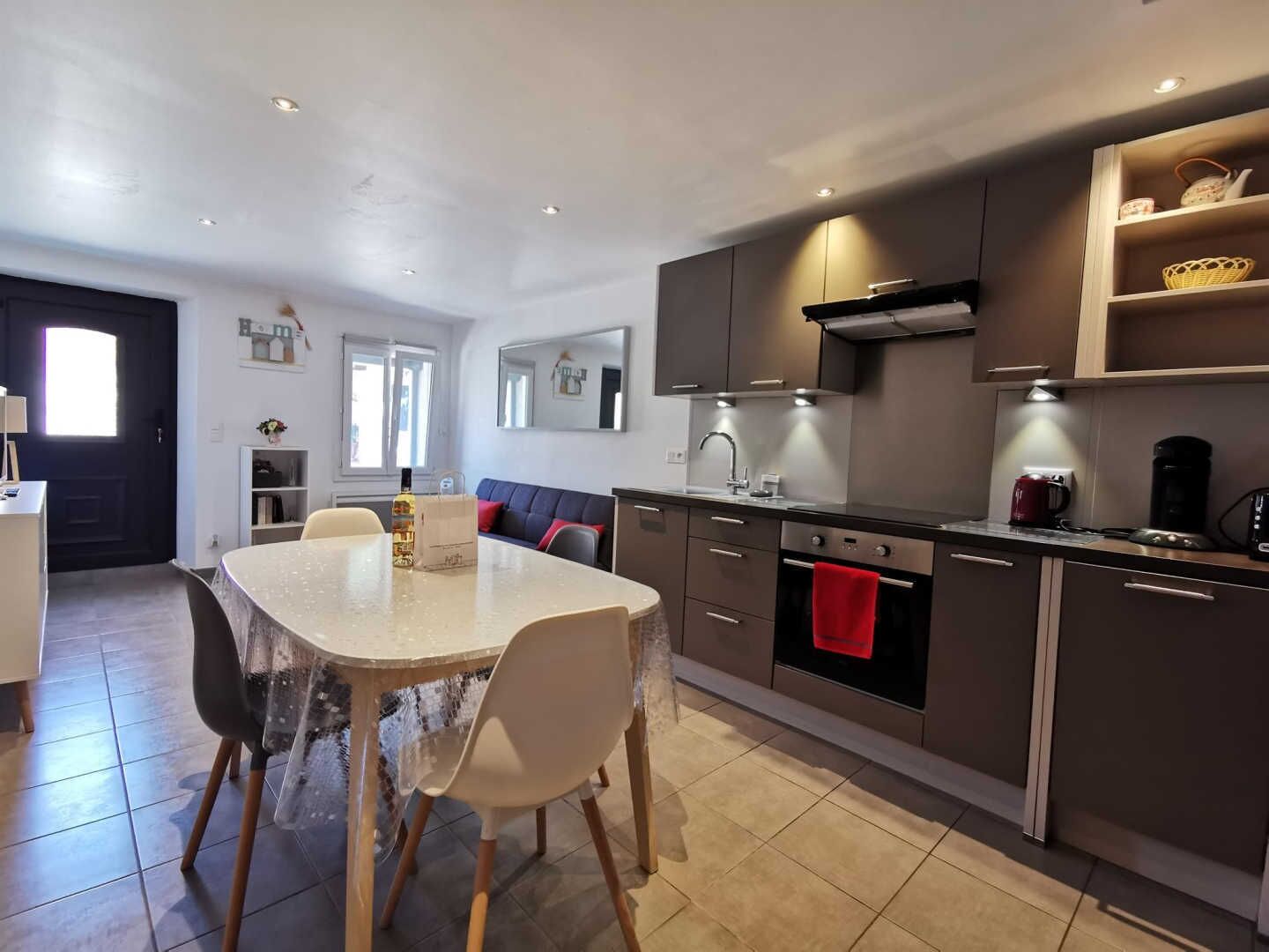 Réfrigérateur, micro-ondes, four, lave-vaisselle