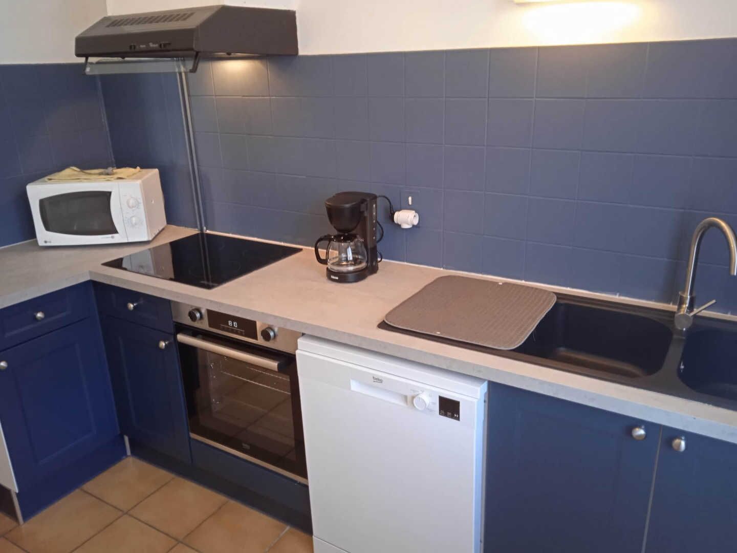 Microwave, dishwasher