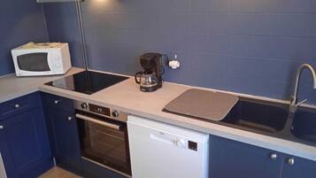 Microwave, dishwasher