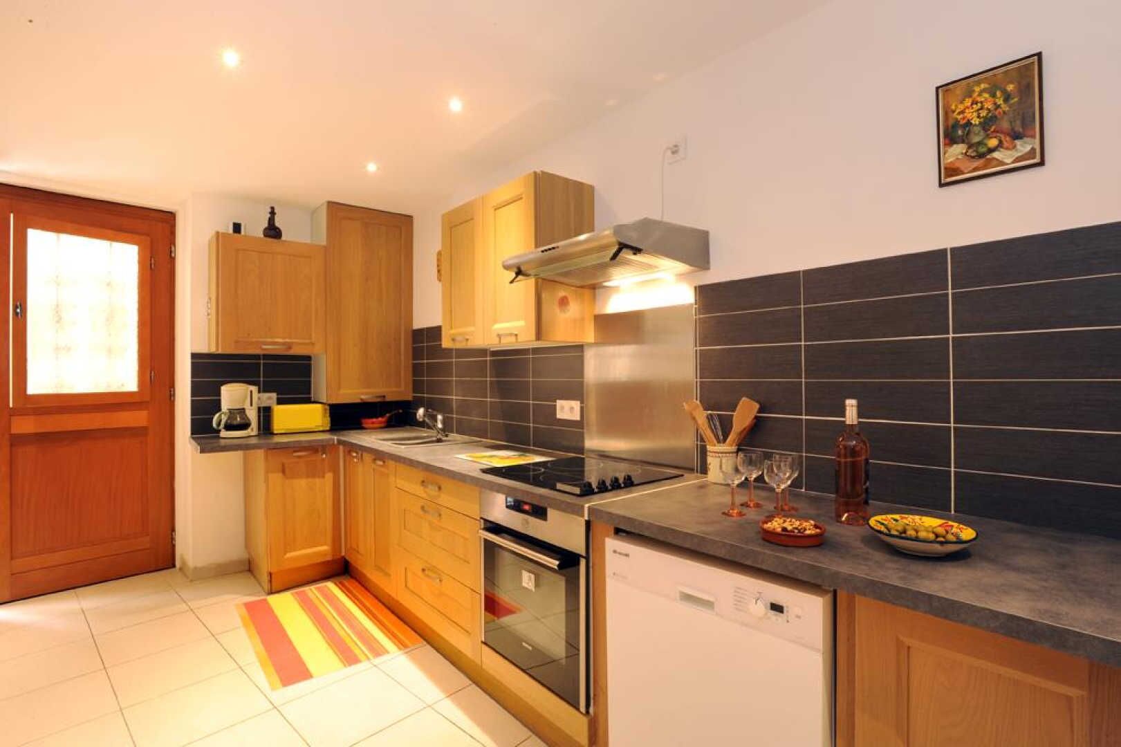 Microwave, dishwasher