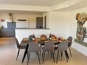 Dining - Eucalyptus - THUIR - Gîte (THUIR)