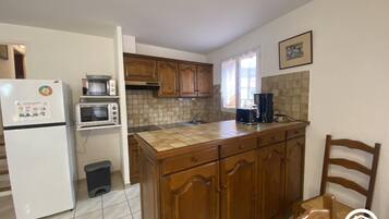 Fridge, microwave, oven