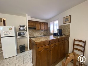 Fridge, microwave, oven