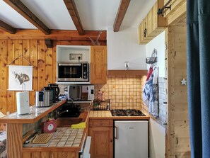 Réfrigérateur, micro-ondes, four, lave-vaisselle