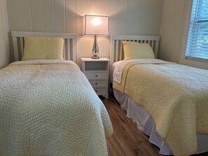 WiFi, bed sheets - Charming 3-bedroom house in lovely Alva with AC (Alva)