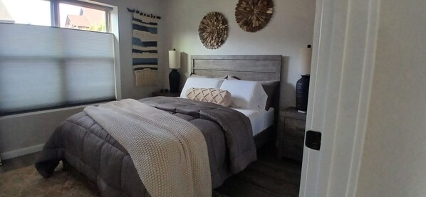 2 bedrooms, iron/ironing board, WiFi, bed sheets