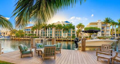 Cool 3-bed waterfront AC home in Fort Lauderdale with dock with ocean access.