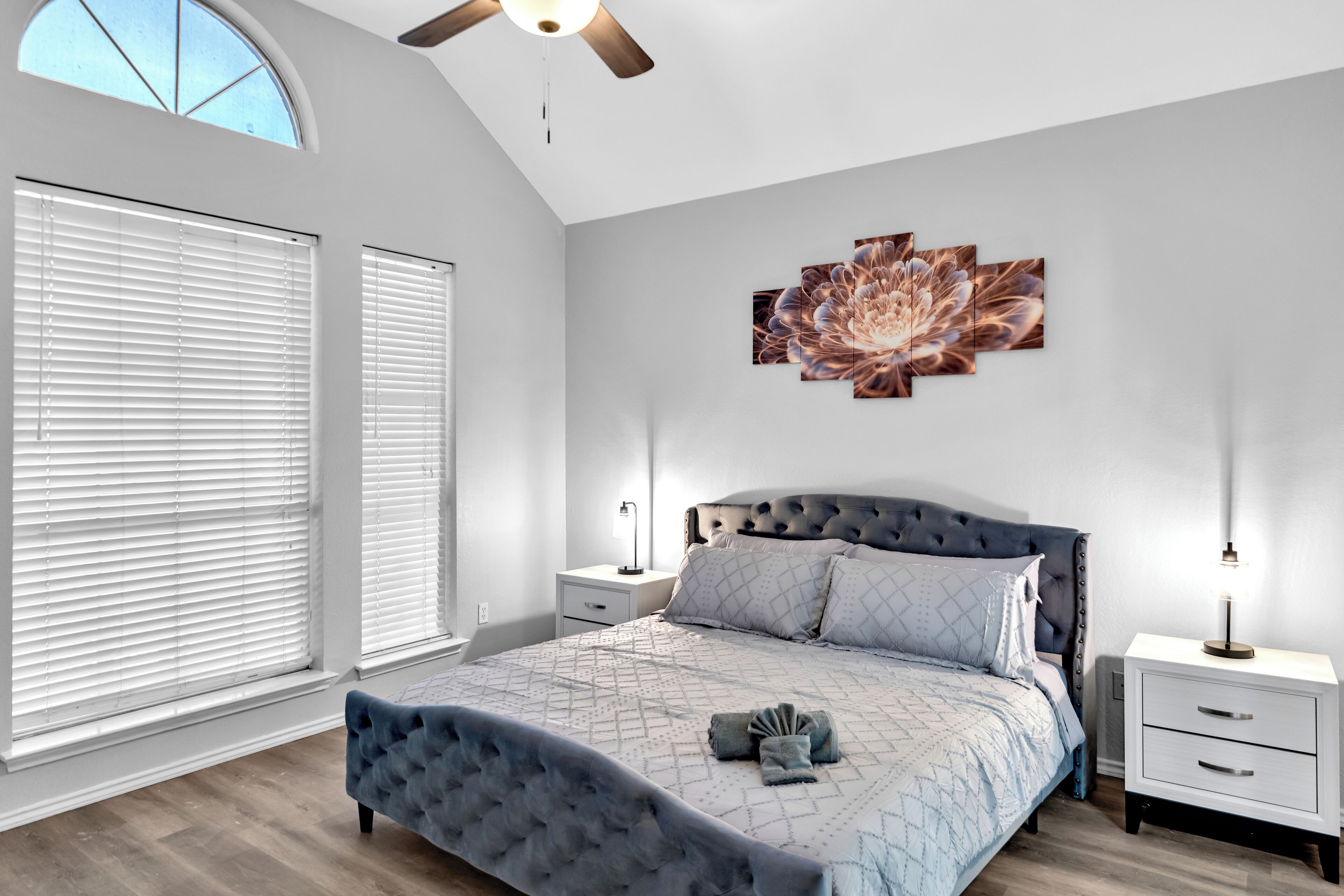 5 habitaciones, tabla de planchar con plancha y wifi gratis 