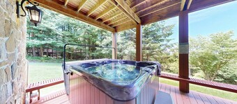 Hot Tub Walk to Slopes 2 King Suites Mountain Views