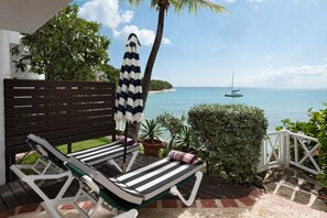 Terrace/patio - Coralita No.1 Oceanfront Apartment Near Sandy Lane (Prospect)