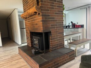 Interior - Enjoyable 3-bedroom house in quaint Forks for your getaway. (Forks)