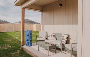 Terrace/patio - 3/2 ~ New ~ clean ~ discounts ~ Expo ~ ACU ~ HSU ~ family friendly (Abilene)