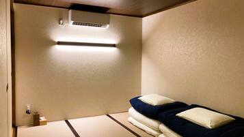 House, 2 Bedrooms, Non Smoking, Bathtub | Free WiFi, bed sheets