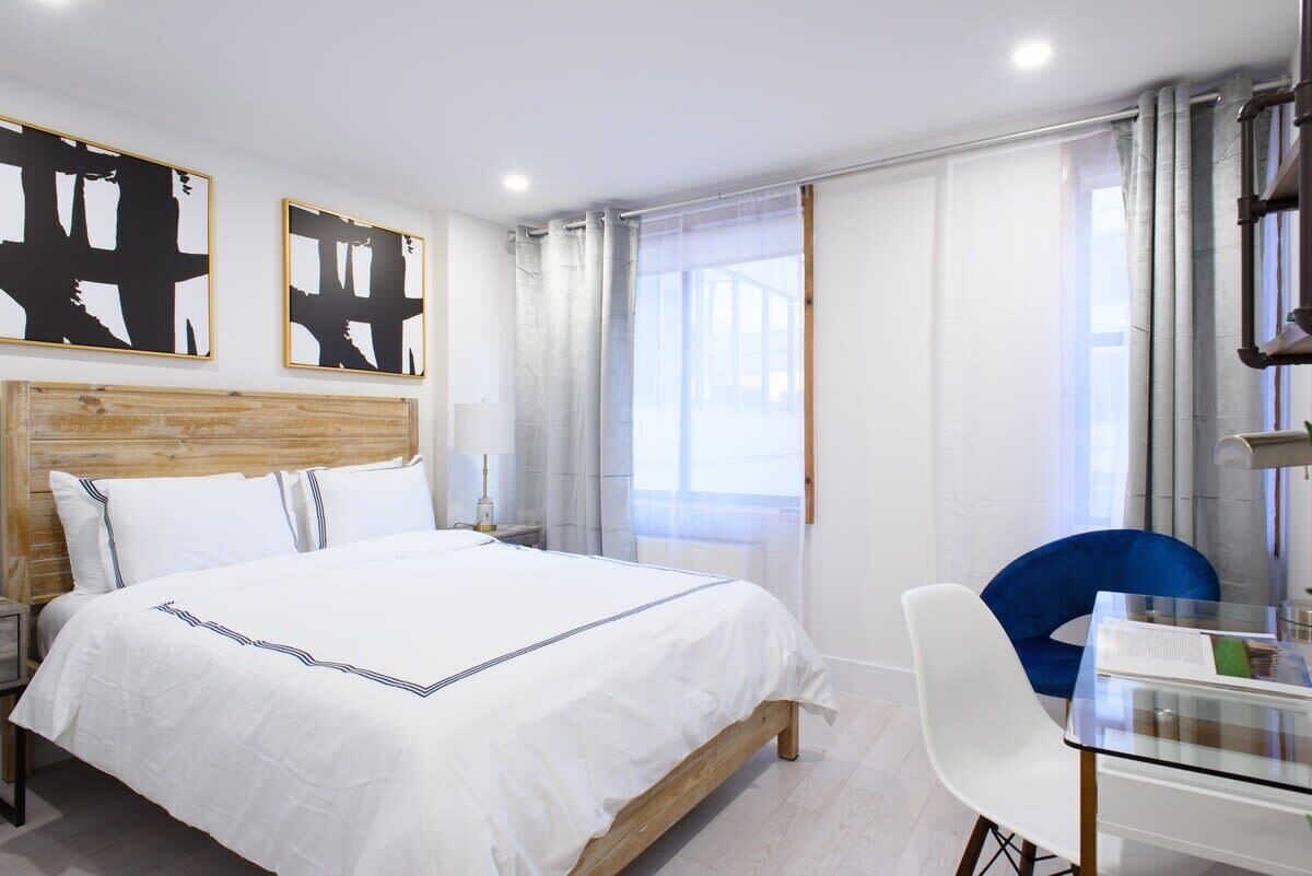 Luxury-Apartment, 3 Schlafzimmer | Schreibtisch, laptopgeeigneter Arbeitsplatz, Verdunkelungsvorhänge