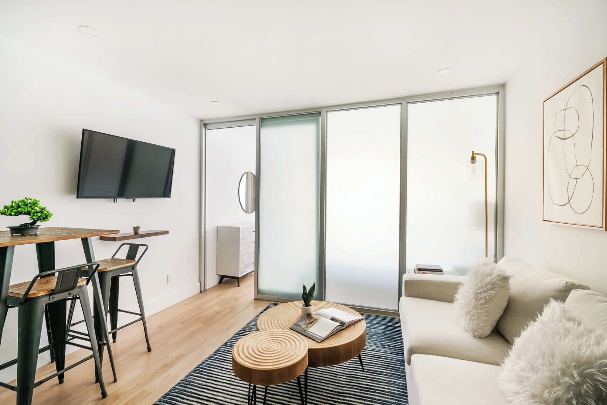 Apartment, 1 Schlafzimmer | Schreibtisch, laptopgeeigneter Arbeitsplatz, Verdunkelungsvorhänge