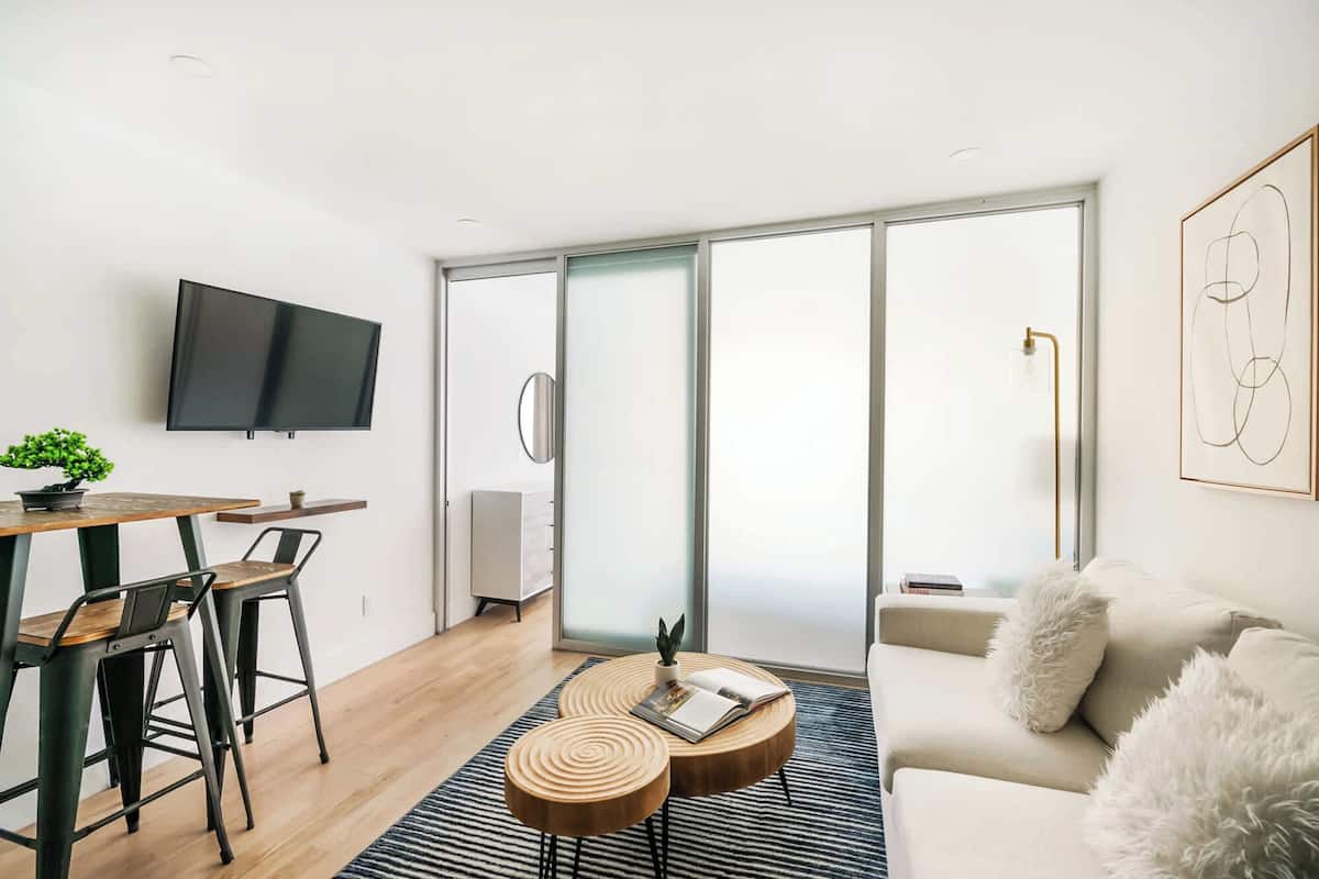 Apartment, 1 Schlafzimmer | Schreibtisch, laptopgeeigneter Arbeitsplatz, Verdunkelungsvorhänge