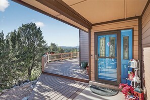 Terrace/patio - Mountain View Retreat/Fireplace, Garage, WiFi. (Tijeras)