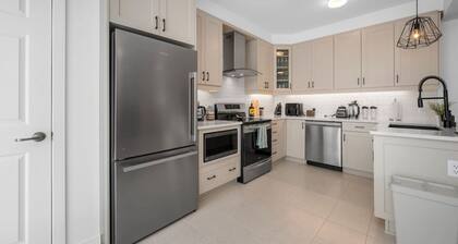 5m to CTC, King Bed, BBQ, Fenced in Yard, WFH