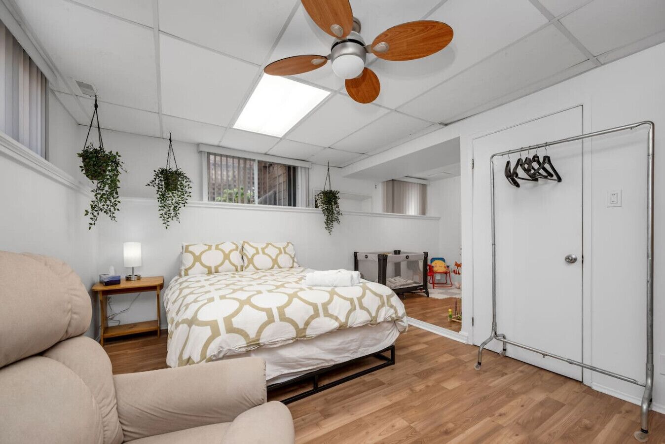 2 soveværelser, skrivebord, strygejern/strygebræt, weekendseng