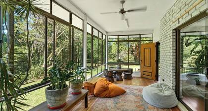 Hidden Grove @ Burringbar