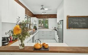 Private kitchen - Hidden Grove @ Burringbar (Burringbar)