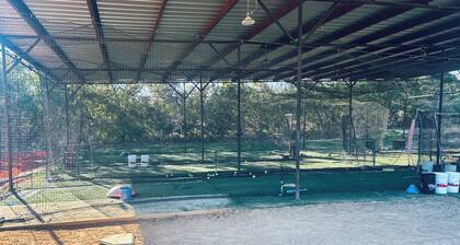 Big League Comfort, Small-Town Charm 4-bedroom bed & breakfast in lovely Boerne!