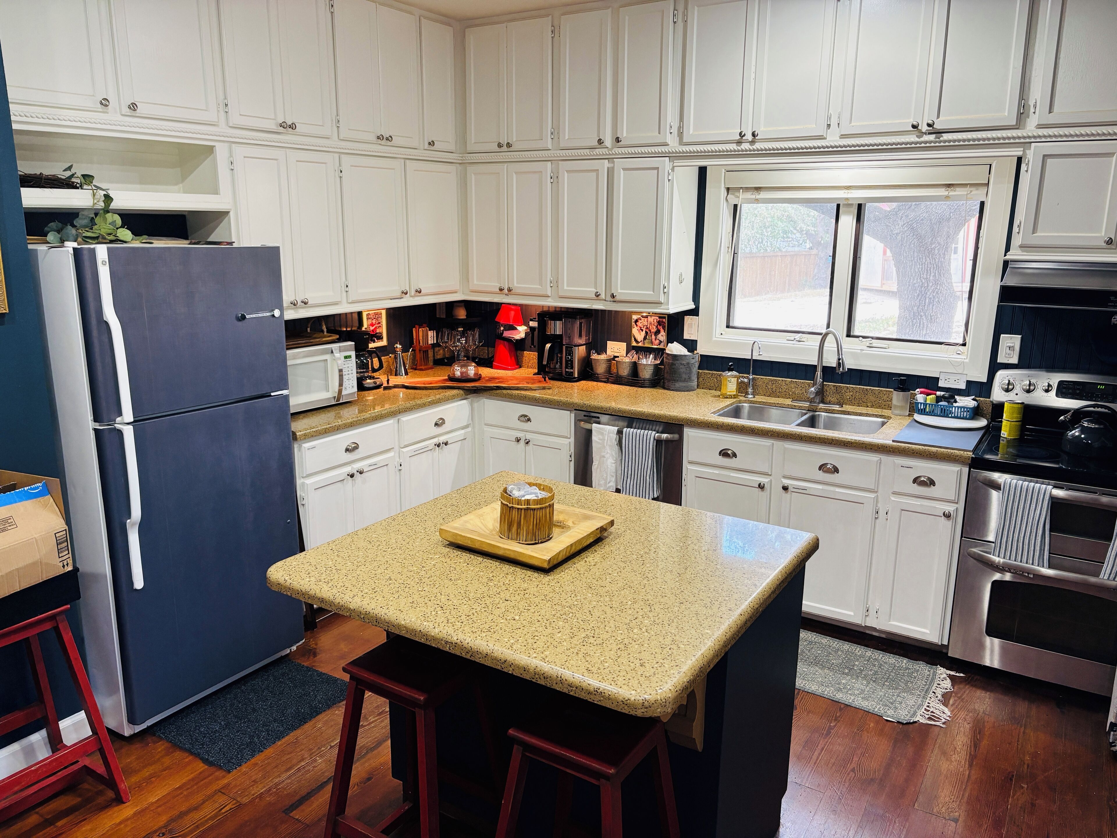 Microwave, oven, stovetop, dishwasher