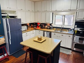 ميكروويف، فرن، موقد طهي مسطح، غسالة أطباق