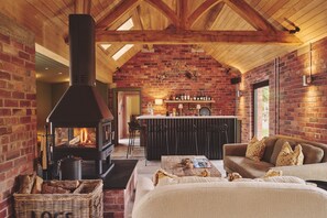 المنشأة من الداخل