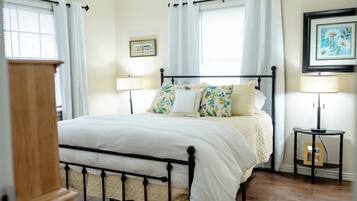 3 bedrooms, iron/ironing board, WiFi, bed sheets