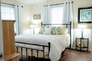 3 bedrooms, iron/ironing board, WiFi, bed sheets