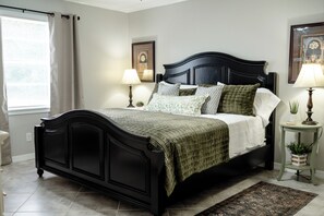 3 室のベッドルーム、アイロン / アイロン台、WiFi、ベッドシーツ