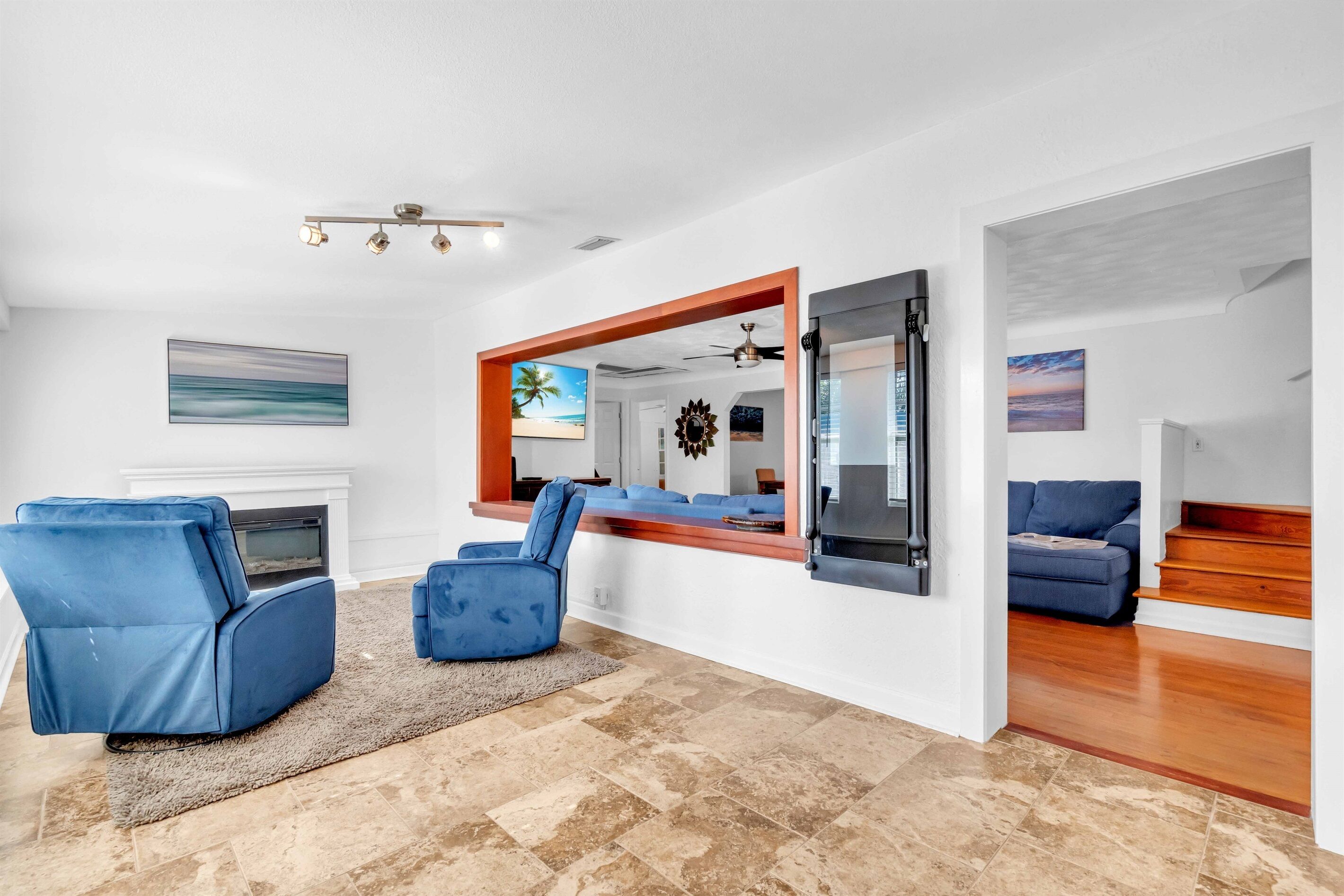 Smart TV, fireplace, table tennis, offices