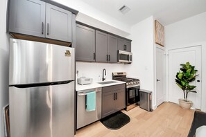 Mikrobølgeovn og oppvaskmaskin