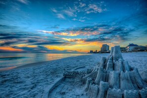 Beach nearby - Vibe Out: Private beach steps away, Heated pool, Golfcart, Game room, Bunk rooms (Miramar Beach)