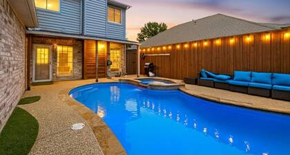 Newly updated 5BR/2.5BA w/pool sleep 16 ppl