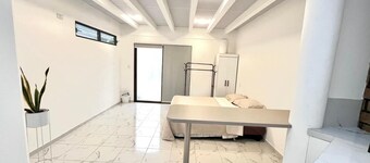 Charming suite in superb Samborondón with AC.