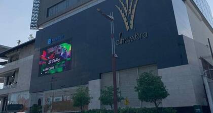 Charming suite in superb Samborondón with AC.