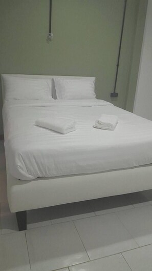 スタンダード ダブルルーム バルコニー マウンテンビュー | WiFi (無料)