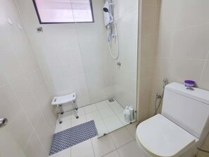 Habitación, vista a la ciudad | Baño