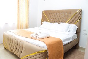 3 quartos, ferros/tábuas de passar roupa, Wi-Fi, roupa de cama