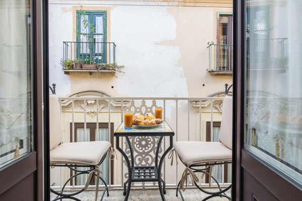 Superior Duplex, Partial Sea View | Balcony