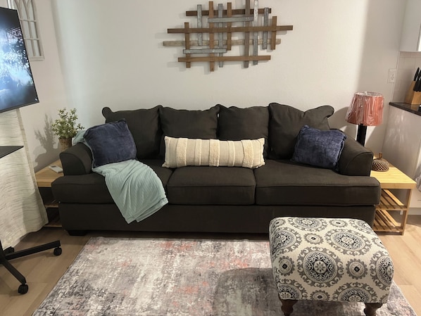 Smart TV - Quiet & Modern Charming 2-bedroom apartment in Gatesville with AC (Gatesville)