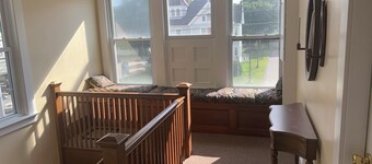 Cozy 1-bedroom apartment in charming Sanford within 20 minutes to Maine beaches