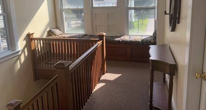 Cozy 1-bedroom apartment in charming Sanford within 20 minutes to Maine beaches