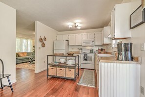 Micro-ondes, four, plaque de cuisson, lave-vaisselle