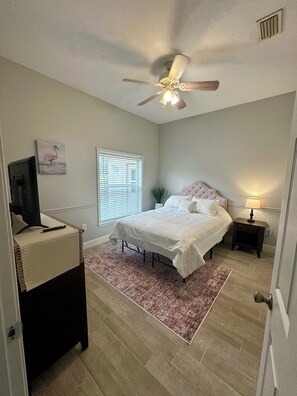 2 chambres, fer et planche à repasser, Wi-Fi gratuit, draps fournis